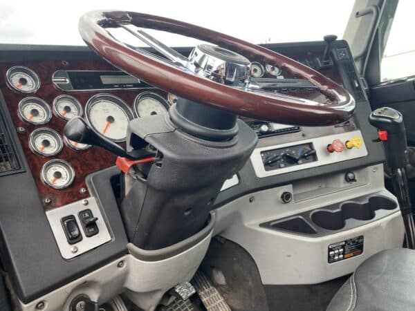 FREIGHTLINER CORONADO 2012 – Image 4