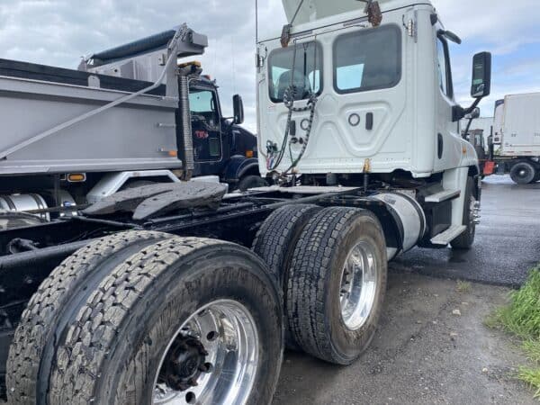 FREIGHTLINER CASCADIA 125 2019 – Image 2