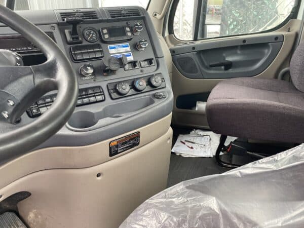 FREIGHTLINER CASCADIA 125 2019 – Image 3
