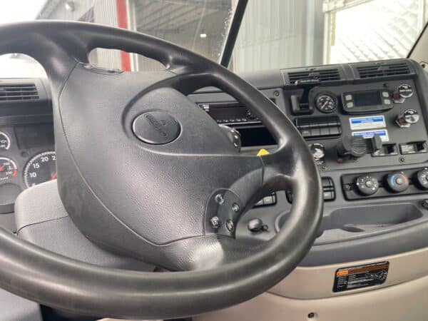 FREIGHTLINER CASCADIA 125 2019 – Image 5