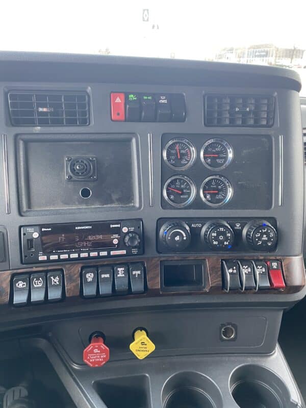 KENWORTH T680 2023 – Image 9